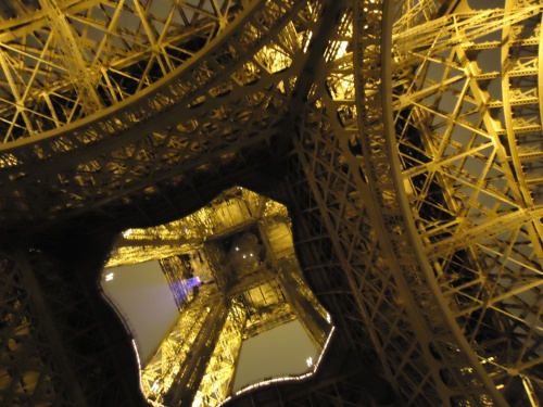 Torre Eiffel iluminada