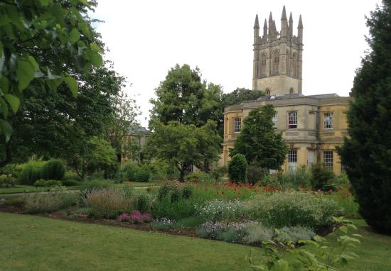 Preciosa vista del Jardín Botánico de la Universidad de Oxford