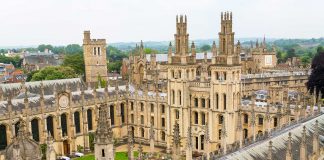 Fantástica vista de la famosa Universidad de Oxford