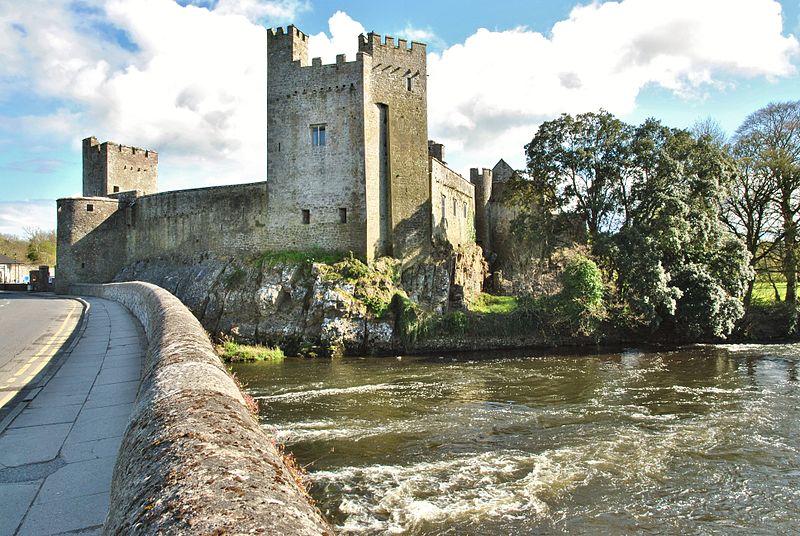 Cahir_Castle,_Tipperary_County,_Ireland_(6961416840)_(2)